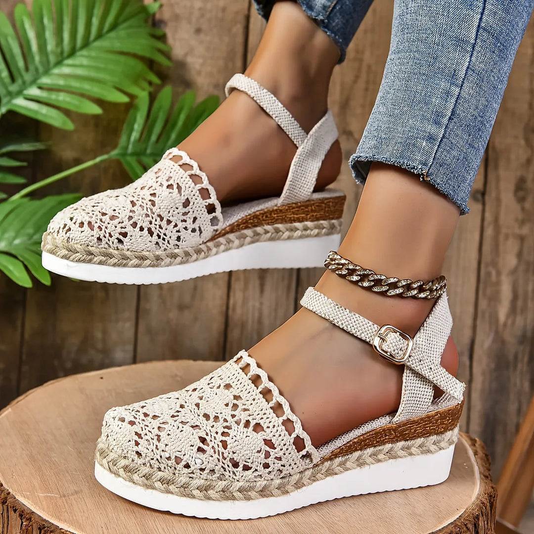 Beige crochet espadrille sandal, inner sole and lining detail view
